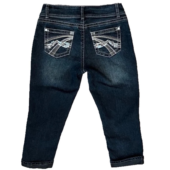 Women's No Boundaries Embellished Curvy Low Rise Jean Capri's (Junior, Size 9) - Picture 9 of 11